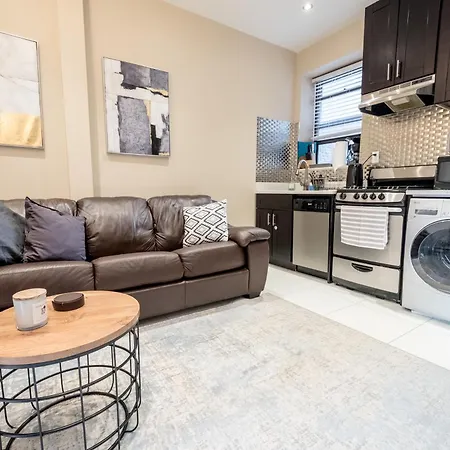 2 Bd Next To Central Park Apartment